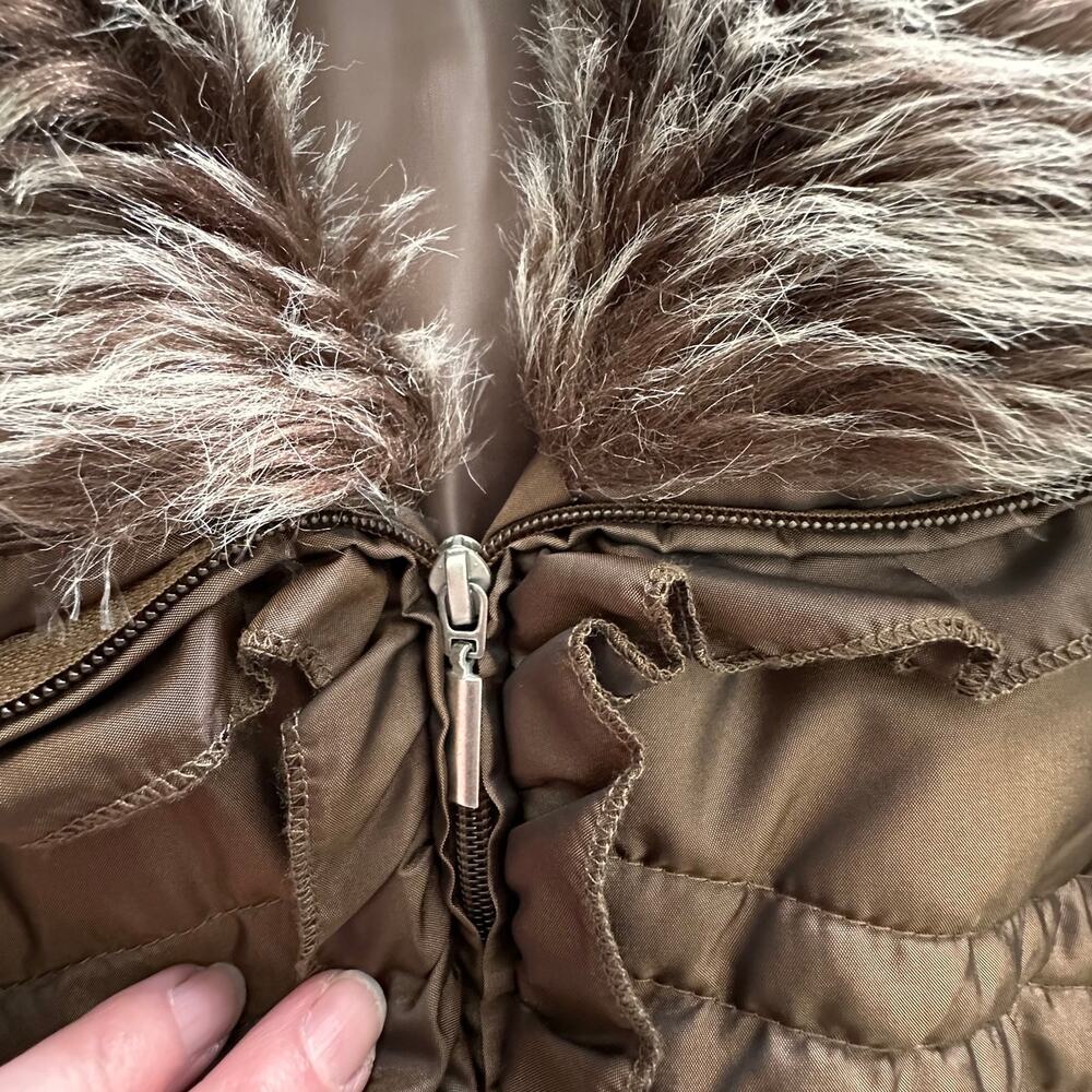 New Directions Brown Puffer Vest W/ Faux Fur Collar And Ruffle Detail Womens XL - Picture 7 of 12